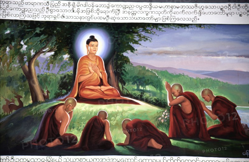 Buddha en prières, fresque murale dans un temple, Birmanie