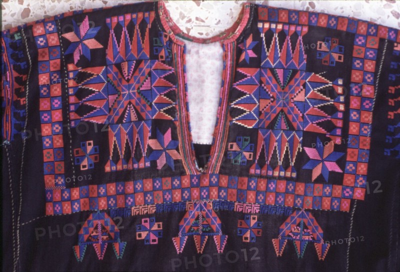 Palestinian costume, Dress yoke
