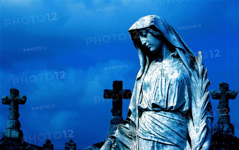 CHR1028BM_Mary_New_Orleans_cemetery_crosses
