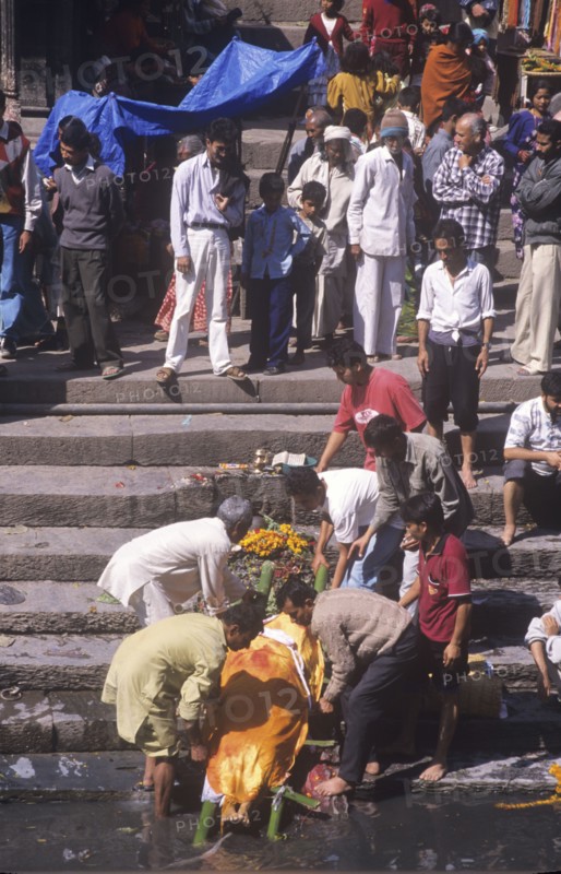 Hindu cremation Pashupatinah Nepal