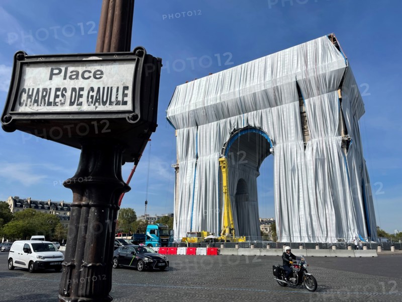 Emballage de l'Arc de Triomphe de l'Etoile par Christo