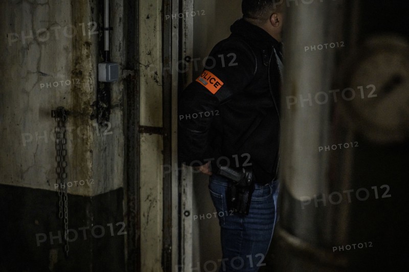 Policier en intervention
