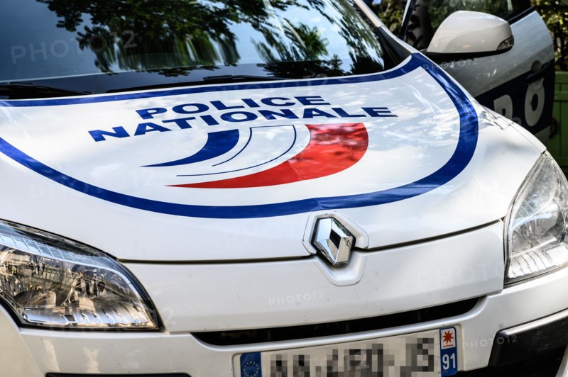 Véhicule de la police nationale