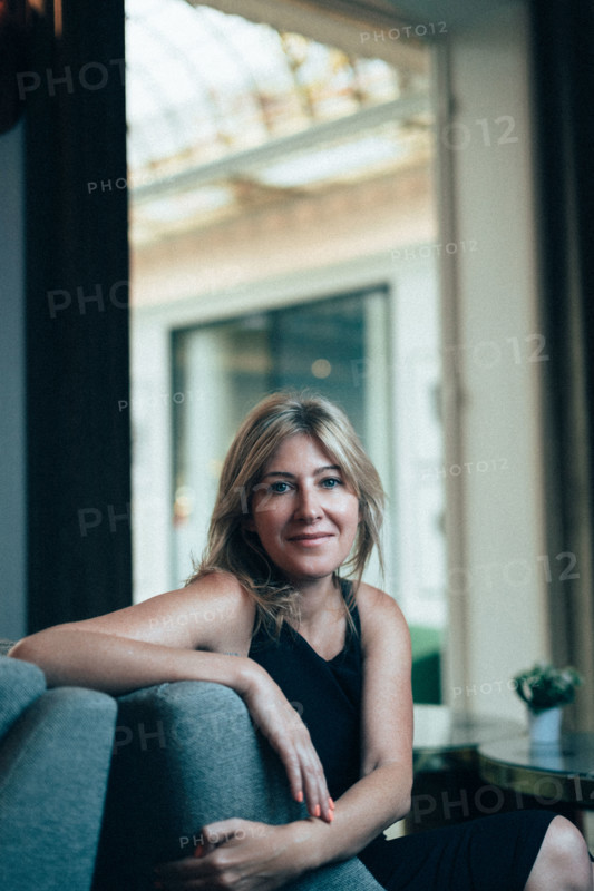 Amanda Sthers
