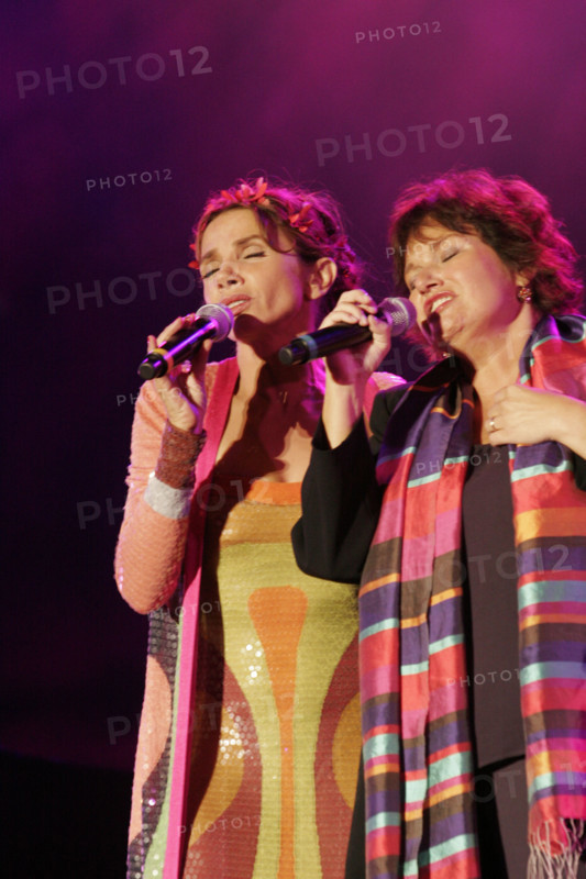 Victoria Abril and Maurane, 2006