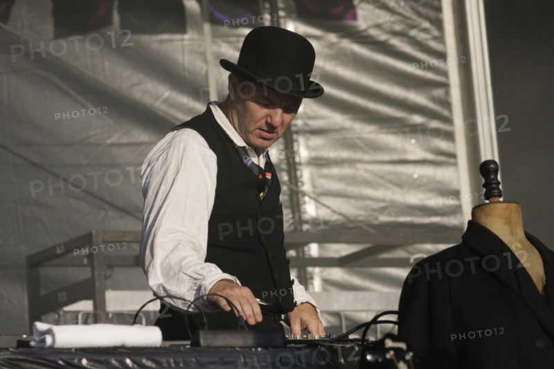 Bibi Tanga et le Professeur Inlassable, 2008