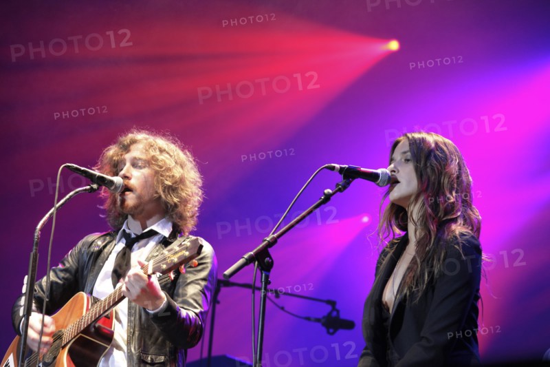 Joana Preiss and Julien Doré, 2009