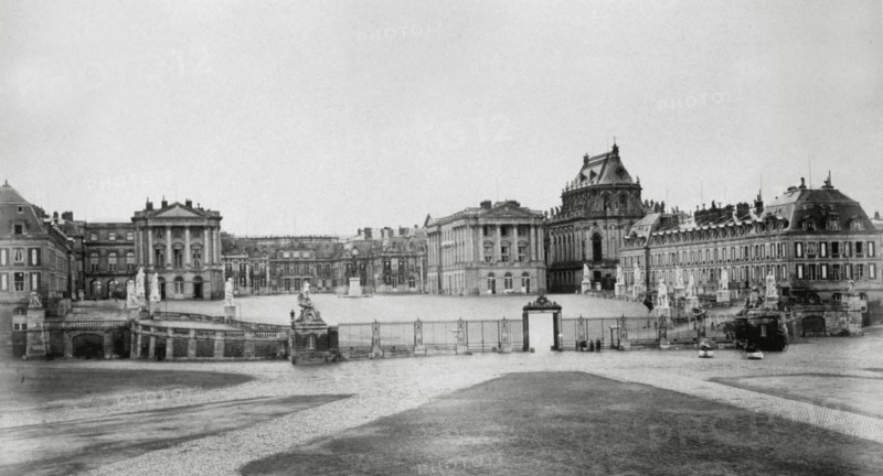 Bisson Frères, Le château de Versailles, entrée des grilles (Place d'Armes)