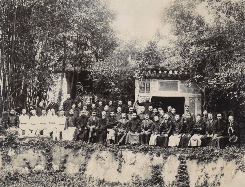 China, group of Chinese dignitaries and European government officials, c. 1890