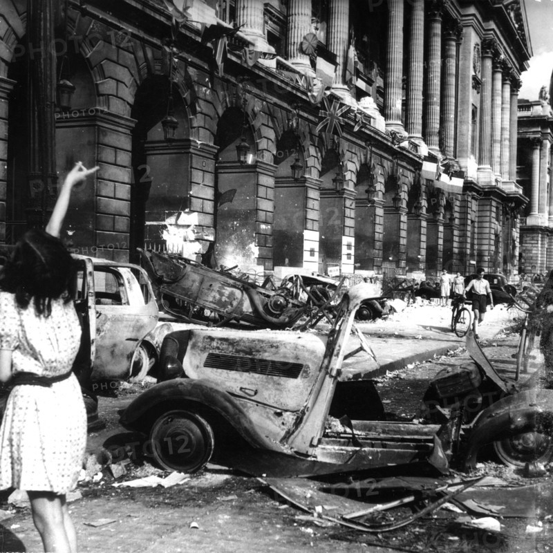 Scene of destruction in front of the Hotel de Crillon, Place de la Concorde in Paris (August 1944)