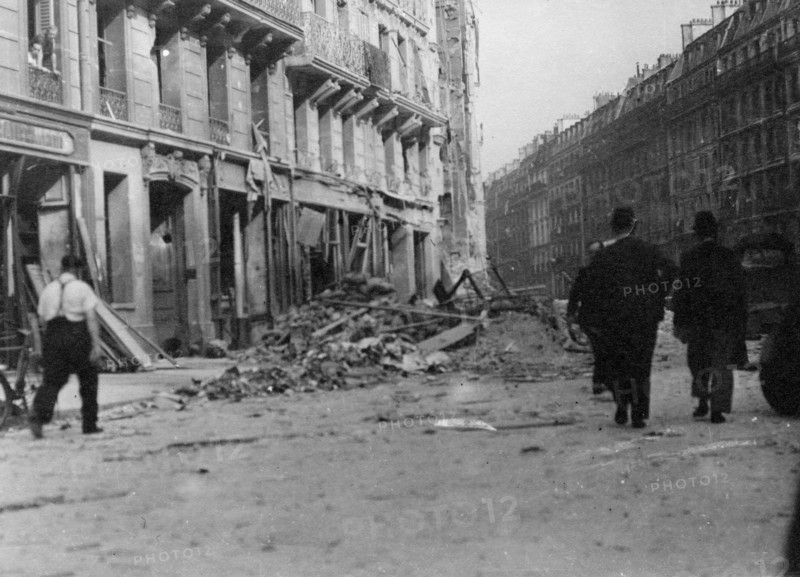 Rubble in a street of Paris, at the Liberation (August 1944)