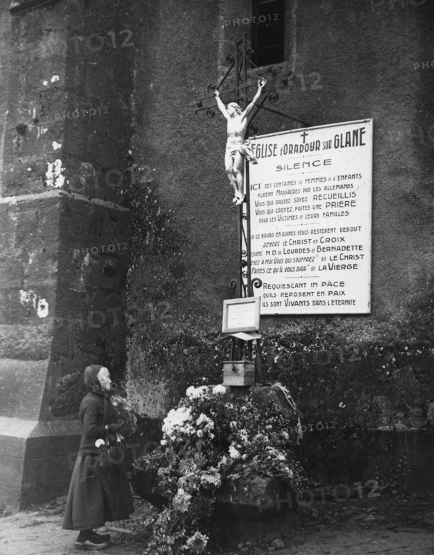 Commemorative plate in honour of the victims at Oradour-sur-Glane (1944)