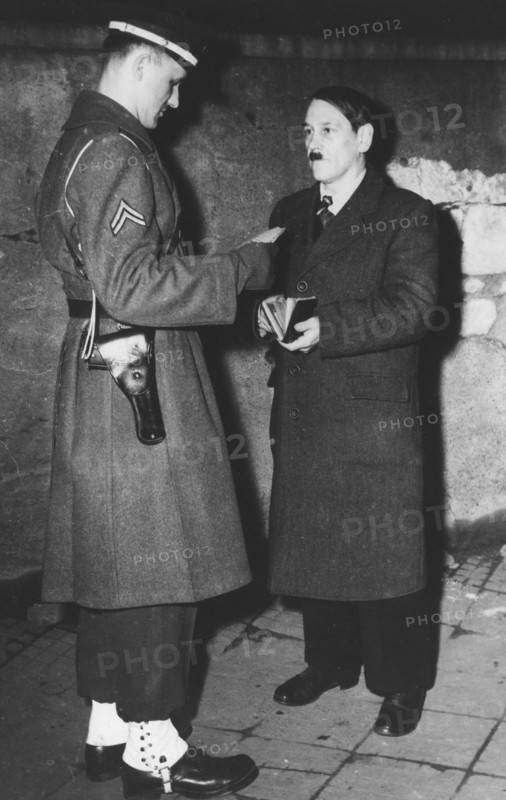 Hitler's double arrested by a US policeman (1950)
