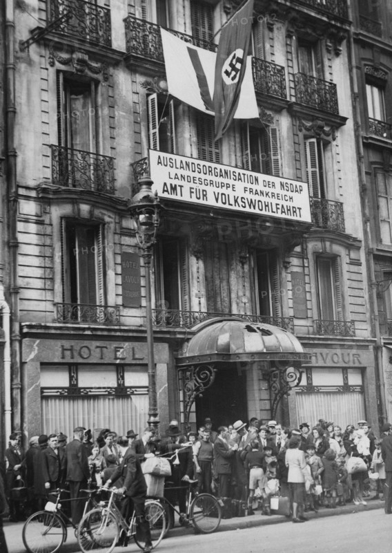 Des Allemands habitant la France rentrent dans leur pays (1941)