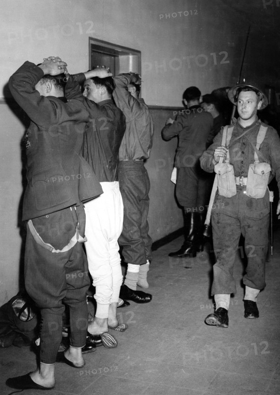 Doenitz cabinet arrested, 1945