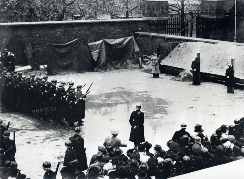 Exécution de 27 tueurs rexistes à Charleroi, en Belgique (1947)