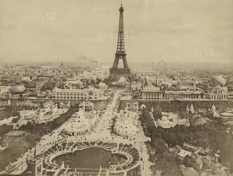 Paris. 1900 World Exhibition. View of the Champ de Mars from the Trocadero.