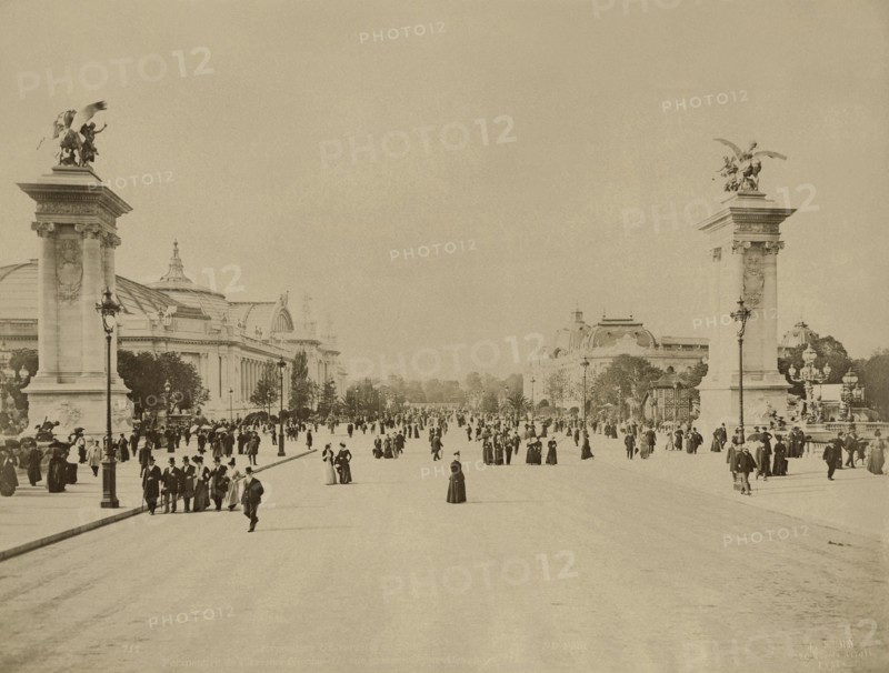 Paris. 1900 World Exhibition. View of the Avenue Nicolas II.