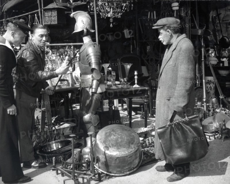 A la foire à la ferraille, 1955