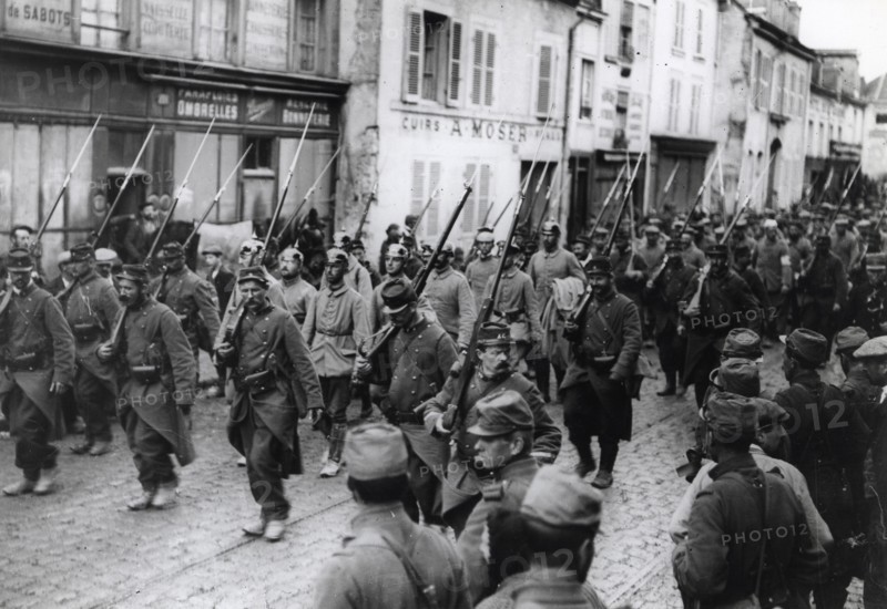 German prisoners escorted by French militaries