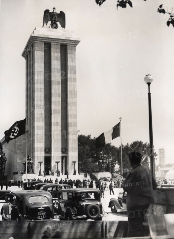 After the inauguration of the Reich house by Doctor Schacht, 1937