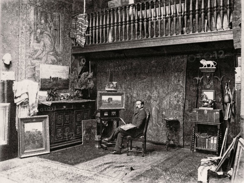 Alfred Elias dans son atelier