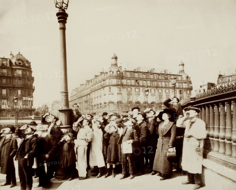 Atget, Solar eclipse