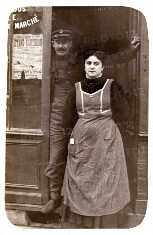 La serveuse du bistrot