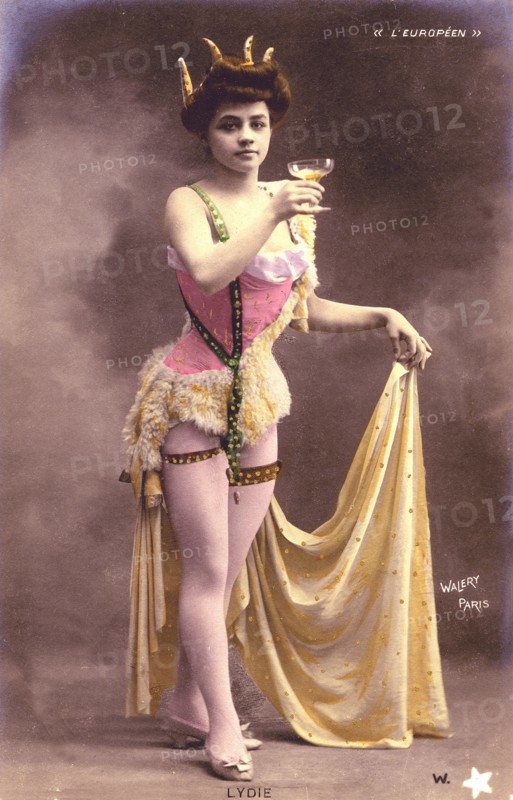 L'artiste Lydie dans "LES FAUNES "spectacle à l'Européen