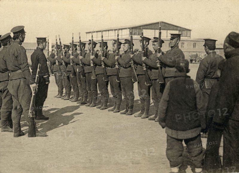 Solders in training.