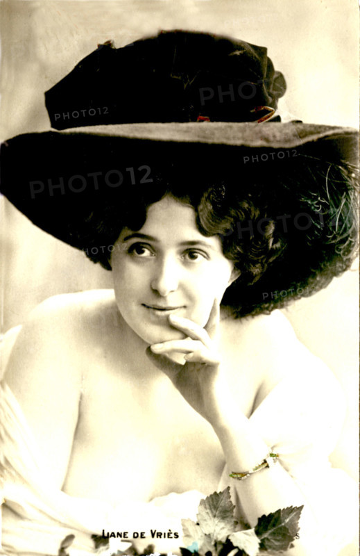LIANE DE VRIES  ou DEVRIES