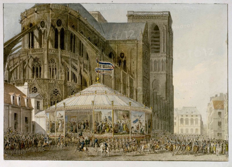 Fontaine, Rotonde décorée de tapisseries, accueillant les invités lors de leur arrivée à Notre-Dame