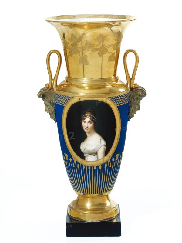 Manufacture de Dagoty, Vase decorated with the portrait of Queen Hortense