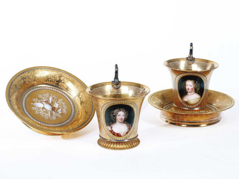 Manufacture de Sèvres, Two cups and saucers