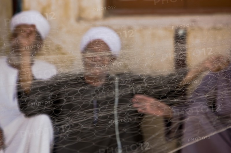 Fabrication et réparation des filets de pêche en Egypte