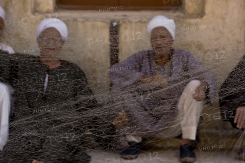 Fabrication et réparation des filets de pêche en Egypte