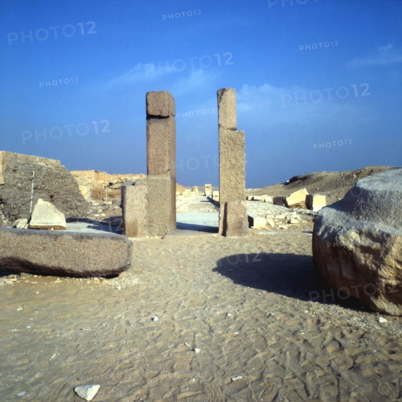 Sakkara, Pyramid of Unas,  remains of the upper temple, completion of the pavement