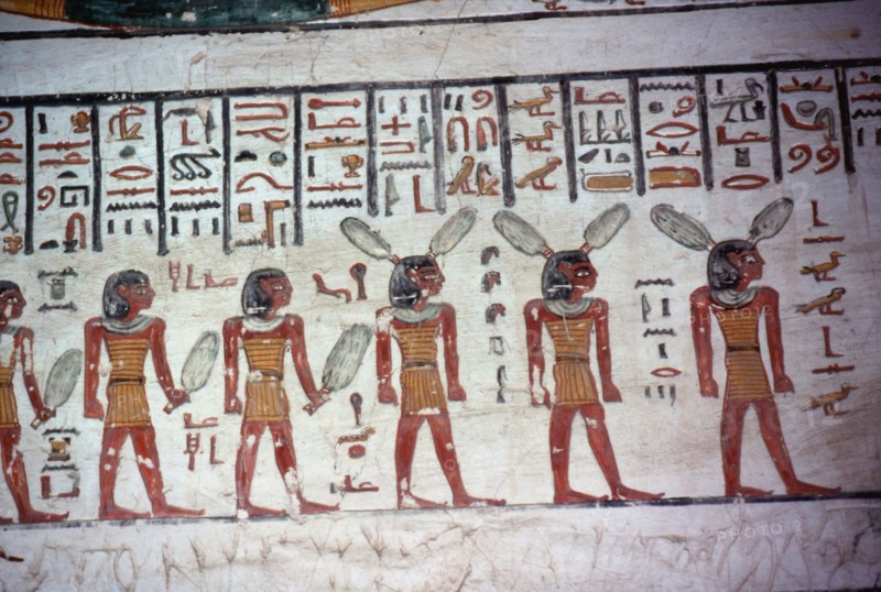Tombe de Ramsès VI. 3 dieux ayant des épis de blé sur la tête