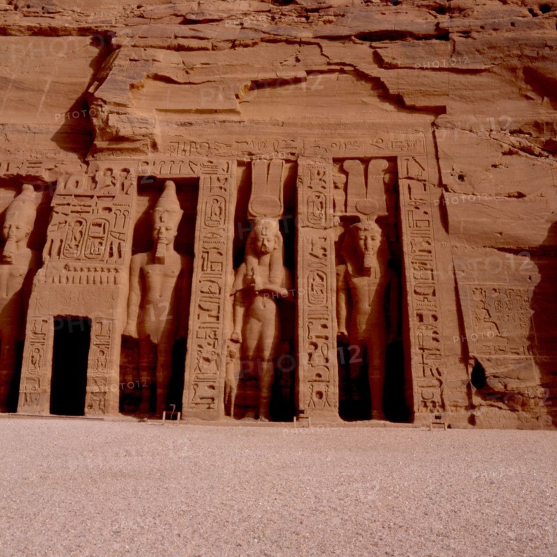 Abou-Simbel, Petit temple. Façade côté Nord
