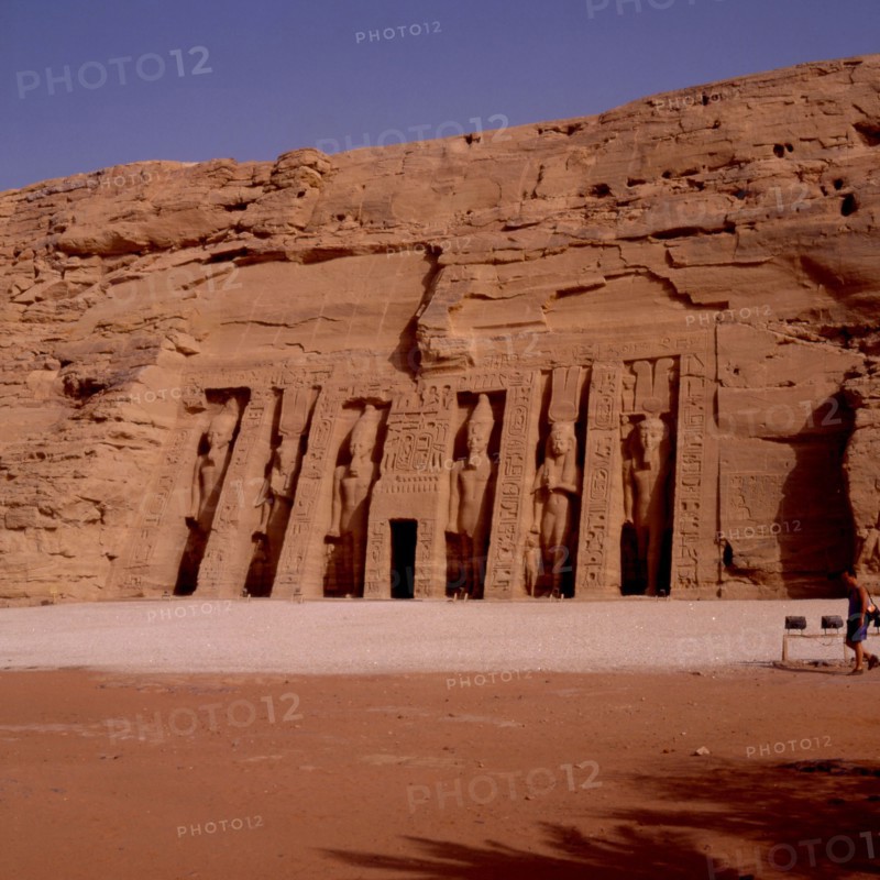 Abou-Simbel, Petit temple. Façade