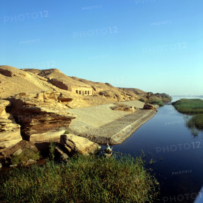 Gebel El-Silsileh, Overall view of the speos of Horemheb