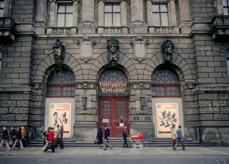 Daily life in East Germany in 1982