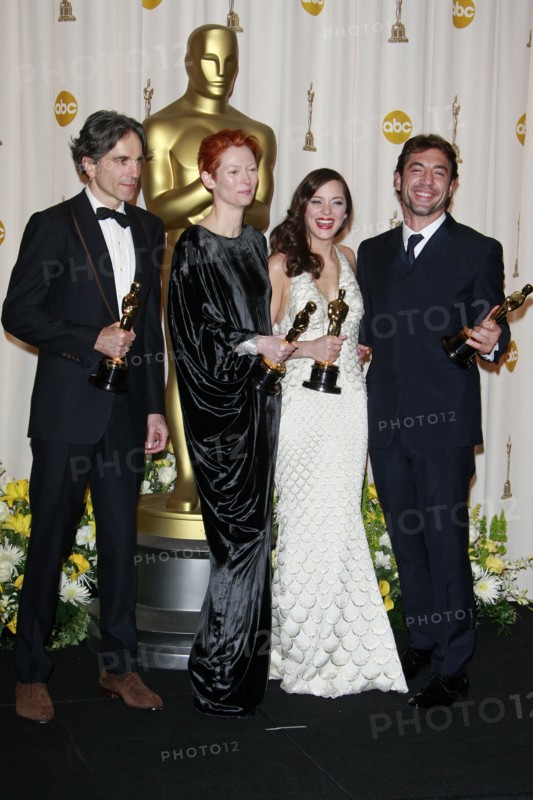 Daniel Day-Lewis, Tilda Swinton, Marion Cotillard, et Javier Bardem après la cérémonie des Oscars