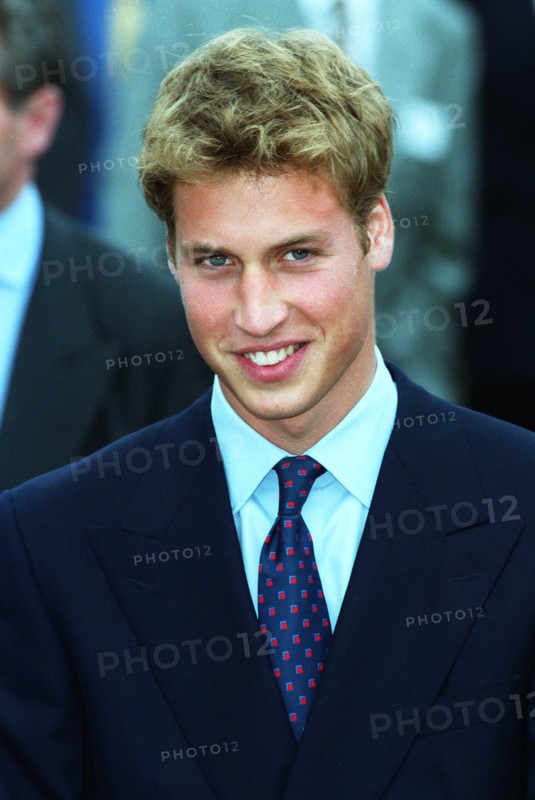 PRINCE WILLIAM
ROYAL FAMILY
 GLASGOW, SCOTLAND, GREAT BRIT
VISITS GLASGOW
21/09/2001
V54C24C
