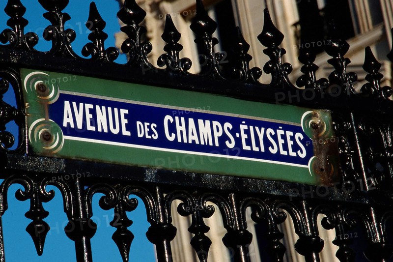 Signalisation des Champs Elysées, Paris