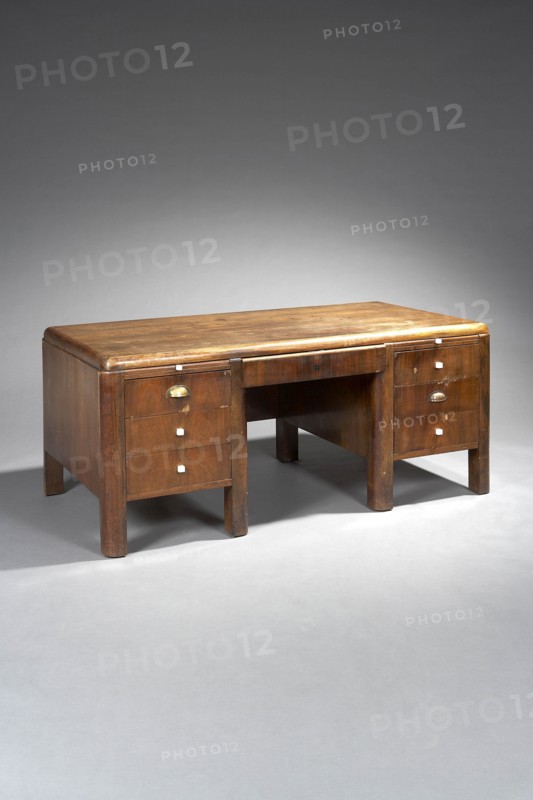 Sue et Mare, Bureau