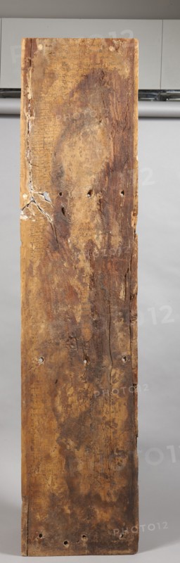 Egyptian sarcophagus panel inscribed with coffin texts (vue arrière)
