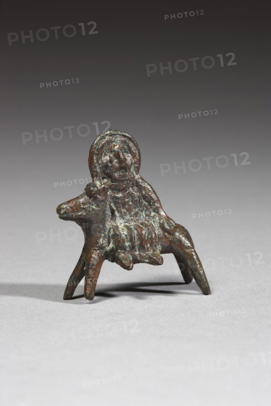 Statuette représentant probablement la Vierge Marie, lors de la fuite en Égypte