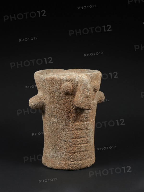 Autel anthropomorphe