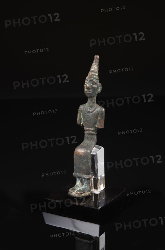Statuette représentant une divinité assise
